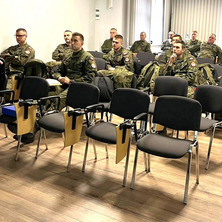 Szkolenie dla żandarmów z zakresu obsługi laserowych mierników prędkości