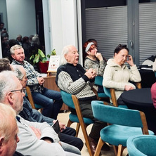 „Ciekawi są ludzie, ludzie są ciekawi”. Spotkanie o trudnej historii w bibliotece